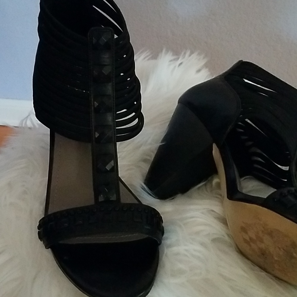 Vince Camuto Shoes